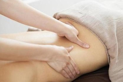 腰のマッサージ